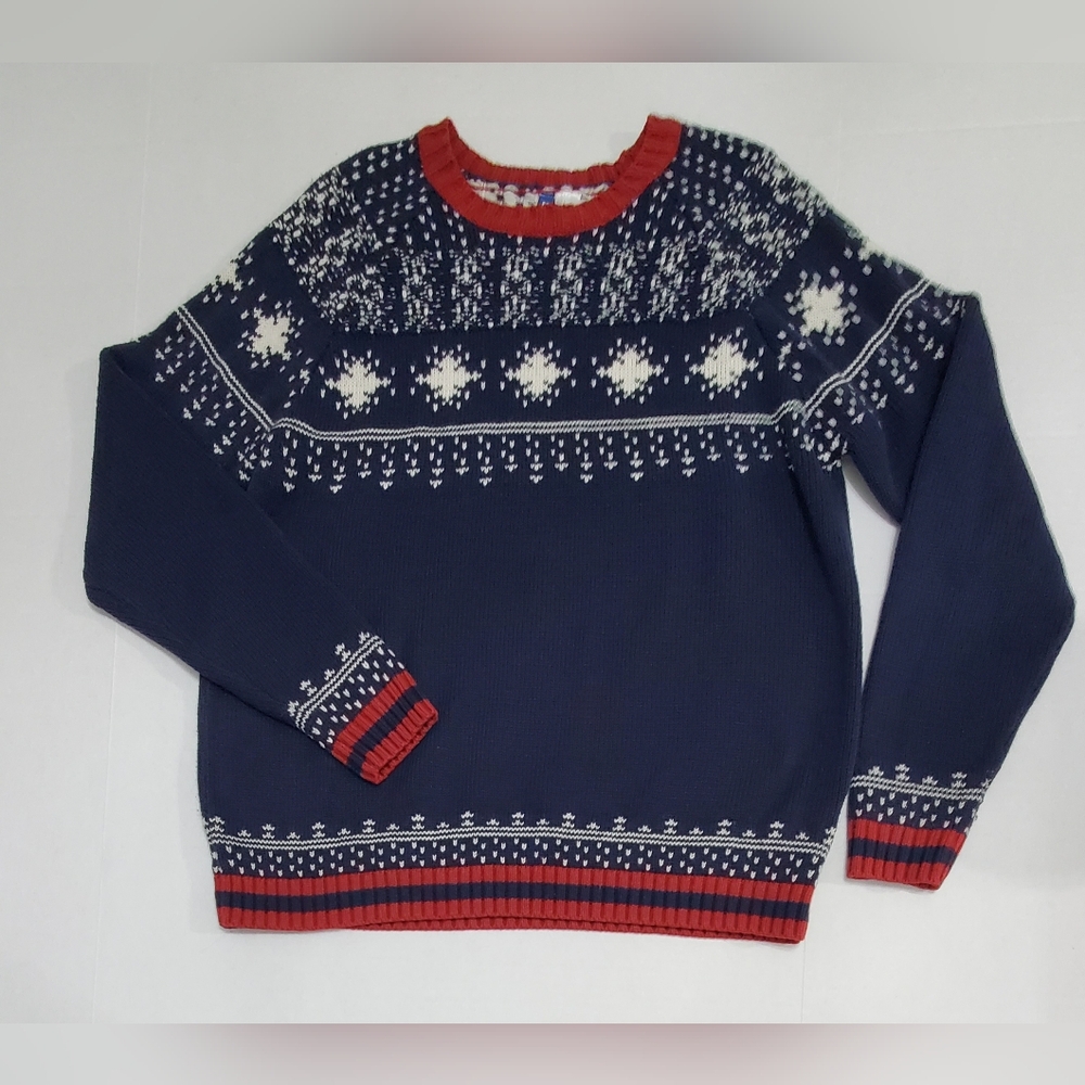 Holiday Cozy H&M Navy and Red Crewneck Sweater
